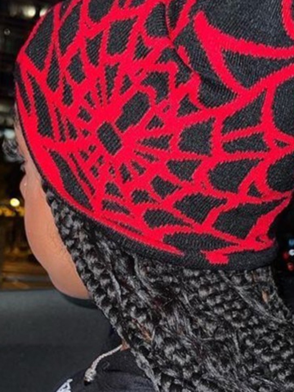 Fleece-Mütze mit Spinnennetz-Design-1