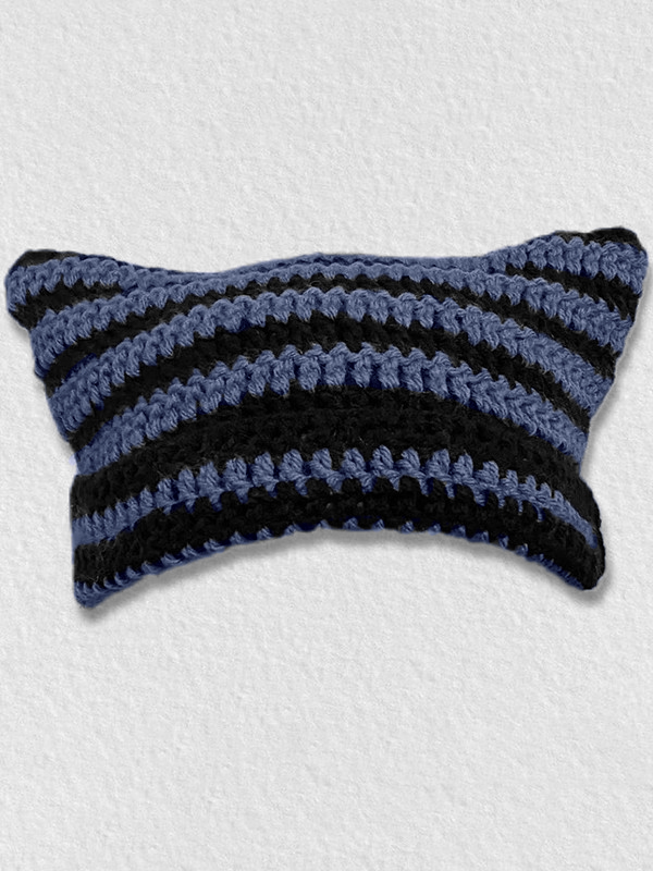 Handgefertigte gestreifte Strickmütze mit Horndetail-1